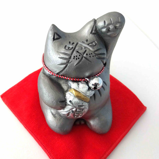 招き猫（左手）